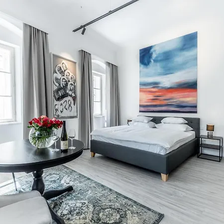 Smile Art Collection Stein Apartment